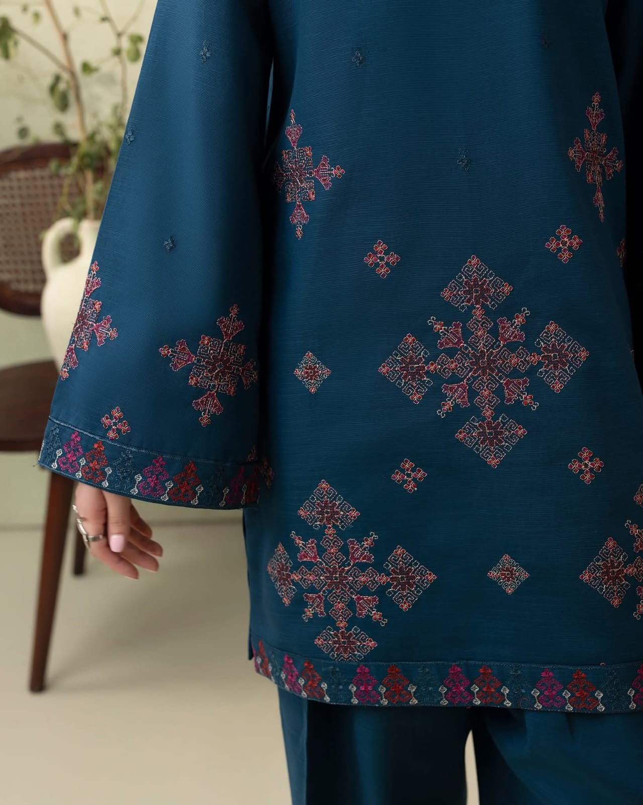 Winter collection 🧶 3pc collection Brand - MOTIFZ Code - AS- 40